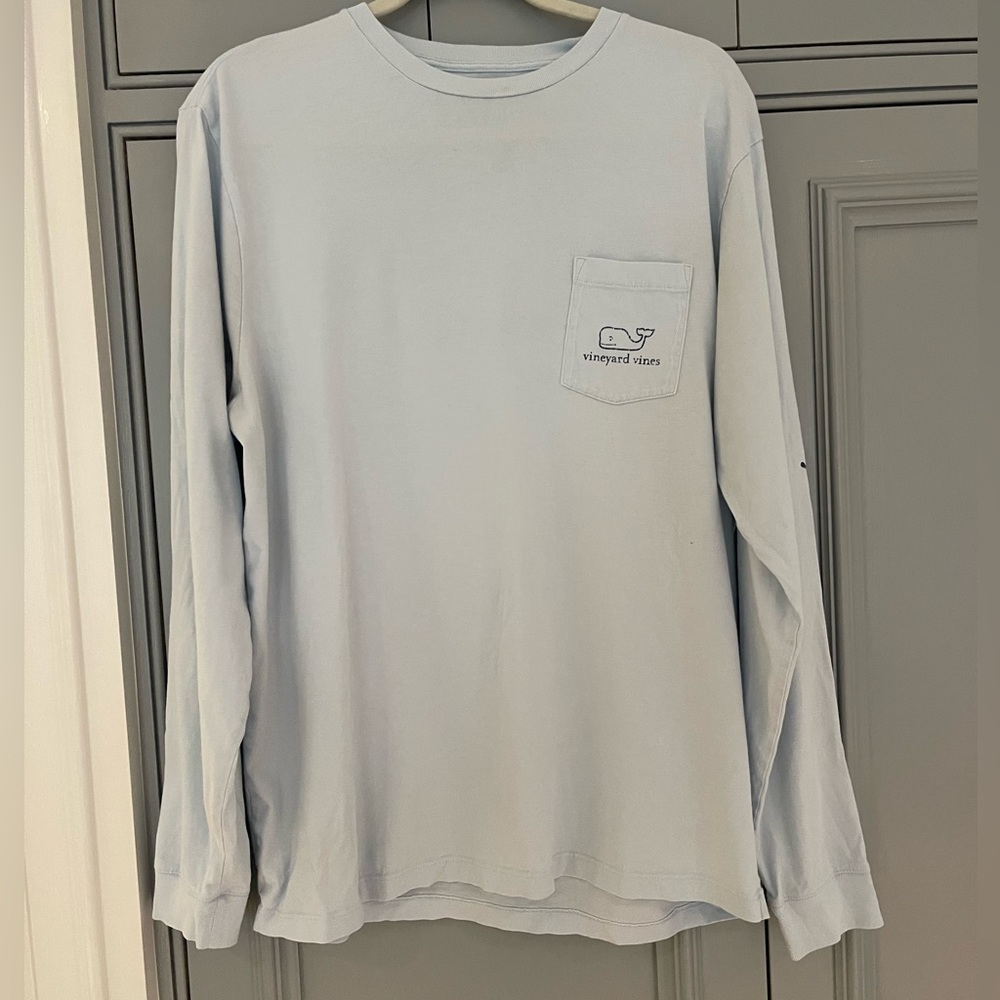 Unisex vineyard vines long sleeve top